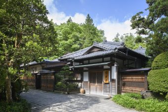 旧御用邸・菊華荘
「和のアフタヌーンティー」と
ポーラ美術館