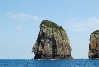 東シナ海に浮かぶ孤島・甑島と
指宿温泉、霧島温泉
南九州の旅4日間