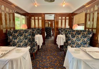 優雅な時間を満喫🍷
人気のオリエント急行で贅沢コースランチと
🌸箱根の花散策🌷