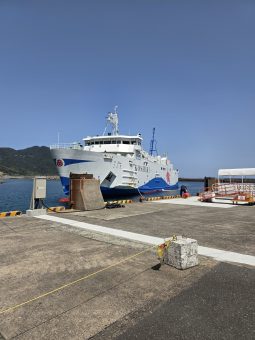 東シナ海に浮かぶ孤島・甑島と
指宿温泉、霧島温泉
南九州の旅4日間