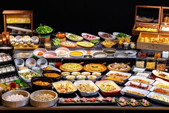 箱根ホテル小涌園ランチビュッフェと
御殿場プレミアムアウトレット