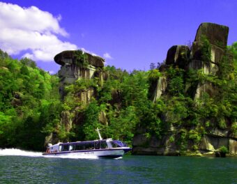 日本一の桃源郷！
花桃の里と恵那峡クルーズ