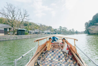 AFCツアーズ×出雲観光協会 共同企画
神様とのご縁が深まる週末
神話の地・出雲 伝統の神楽鑑賞と出雲大社「朝参り」