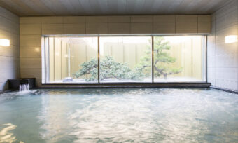 早春の京都
梅、椿の名所めぐりと
相国寺・林光院特別拝観