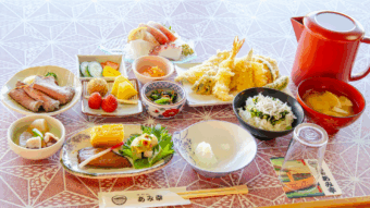 ✨風情あふれる貸切屋形船で特別な夜の宴✨
豊洲「千客万来」とチームラボプラネッツ TOKYO の幻想体験‼️