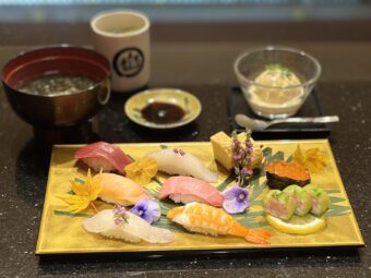 🌸箱根　青もみじと睡蓮の庭めぐ🌸
＜季節限定＞
🌼睡蓮のランチ＆スイーツ🌹
【名画のような睡蓮に出会う旅】