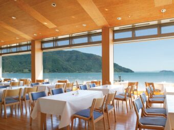 海津大崎の桜と三井寺観音堂特別拝観

琵琶湖畔のリゾートホテルに泊まる