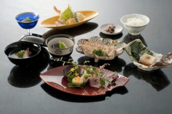 世界遺産「飛鳥・藤原」登録目前！
奈良市観光大使・倉橋みどり氏がご案内
プレミアム・おとなの修学旅行
あをによし奈良の都へ